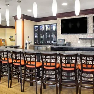 Hotel Fairfield & By Marriott Toronto Airport Mississauga
