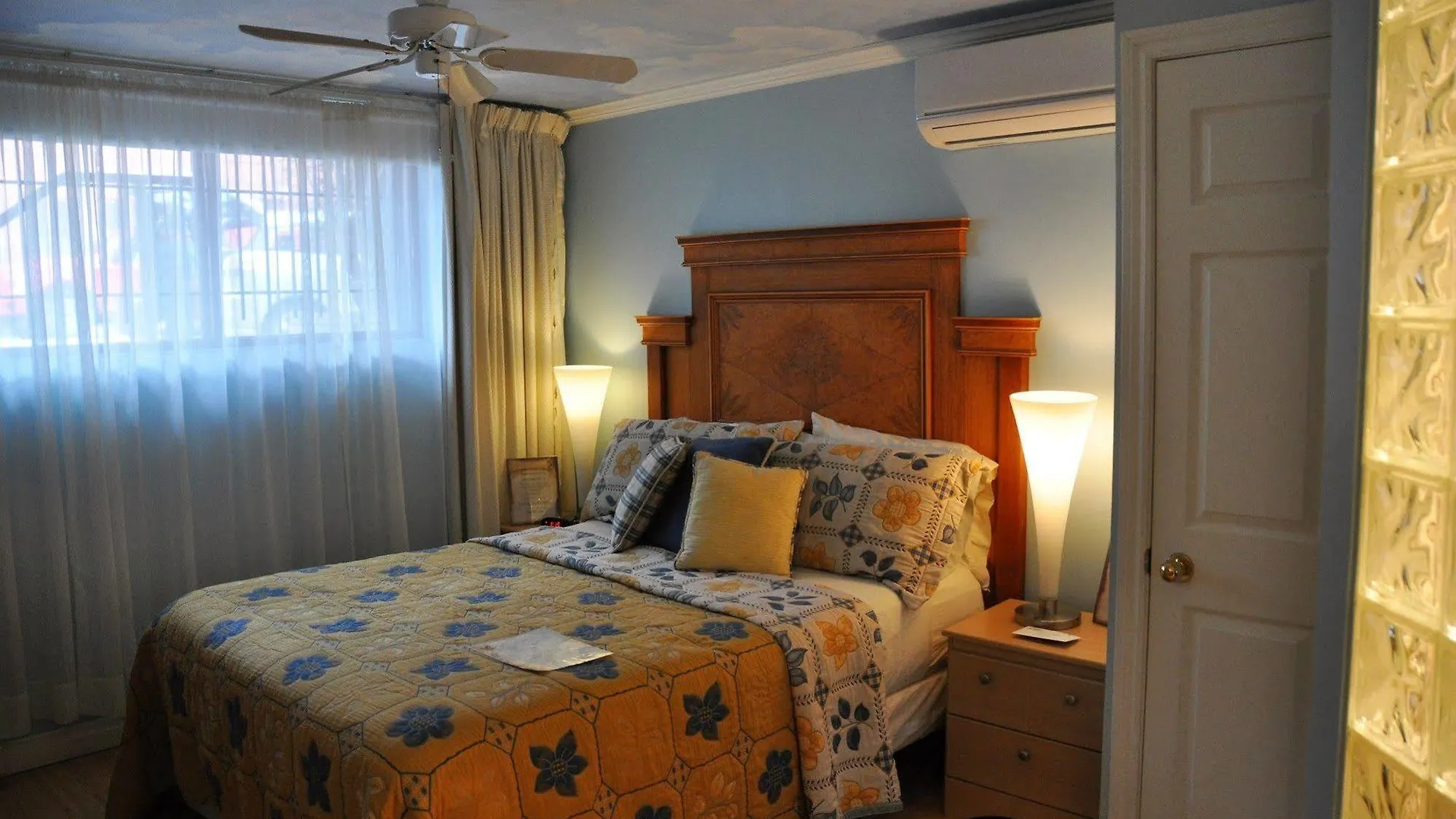 B&B Maison Des Jardins B & B 몬트리올